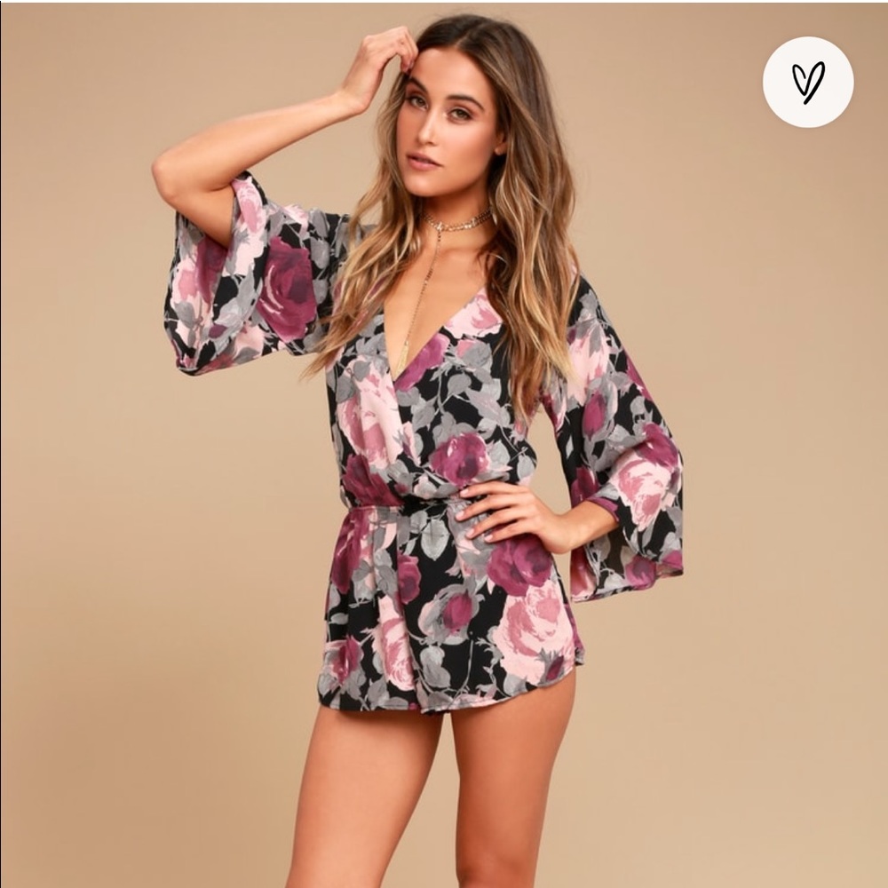 Lulu’s What’s Bloomin’ Black Floral Print Romper- Size S